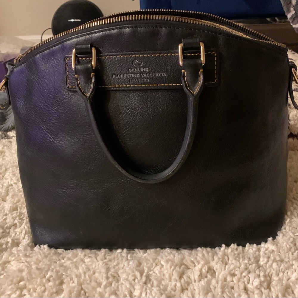Dooney & Bourke Sattchel
